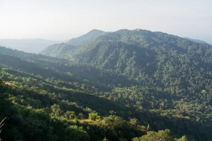 kyaiktiyo gold rock burma