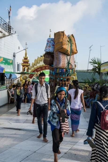 kyaiktiyo gold rock burma