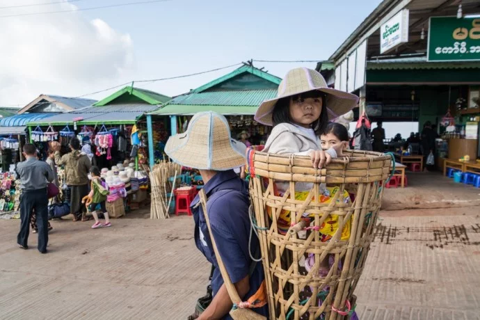 kyaiktiyo gold rock burma