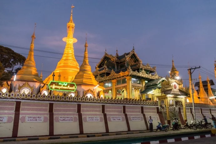 Mawlamyine Temple Burma
