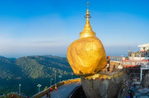kyaiktiyo gold rock burma
