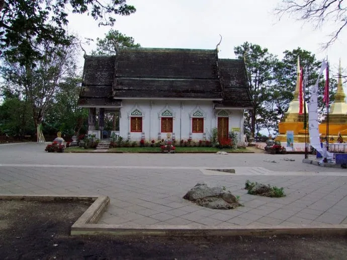 wat-doi-tung-Chiang-Rai