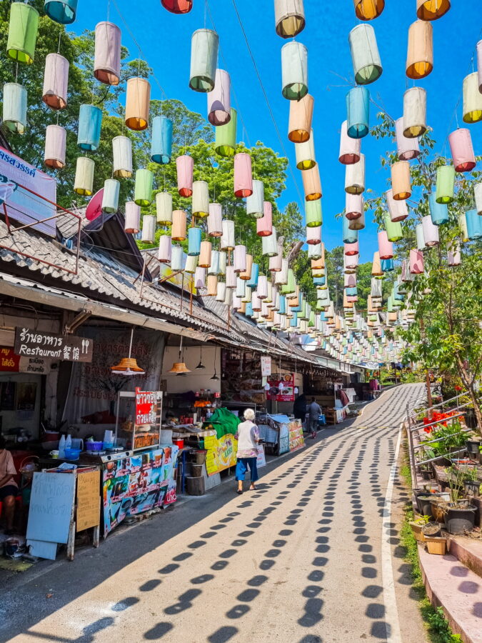 shops opposite the bhubing doi suthep palace chiang mai