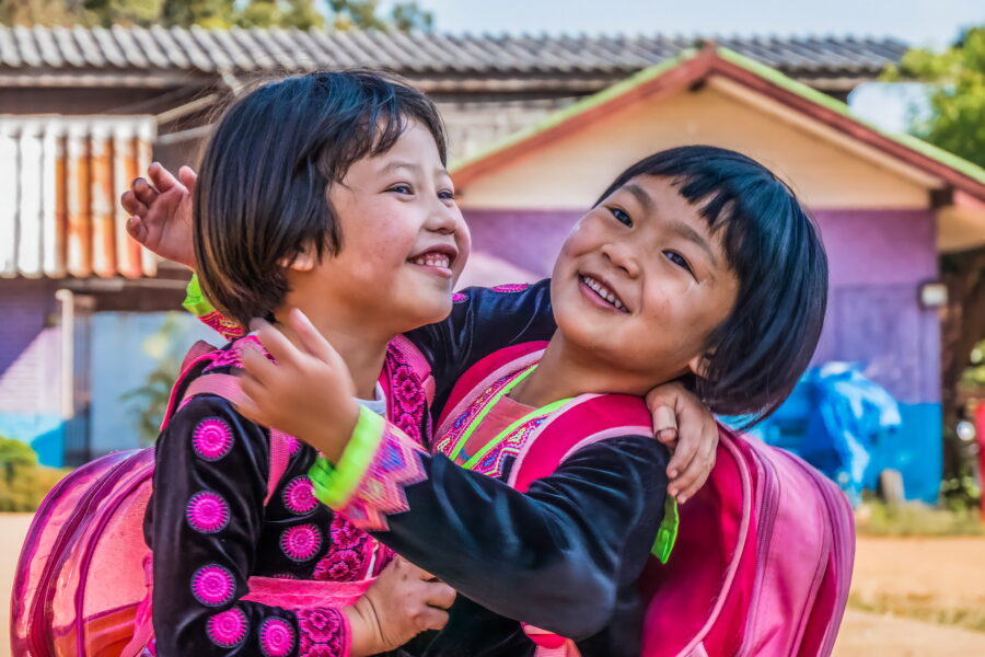 deux fillettes hmong cours école village khun chang khian doi pui