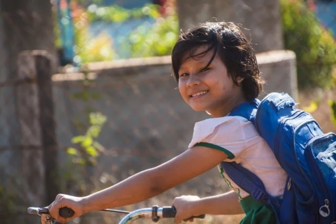 hpa schoolgirl in burma
