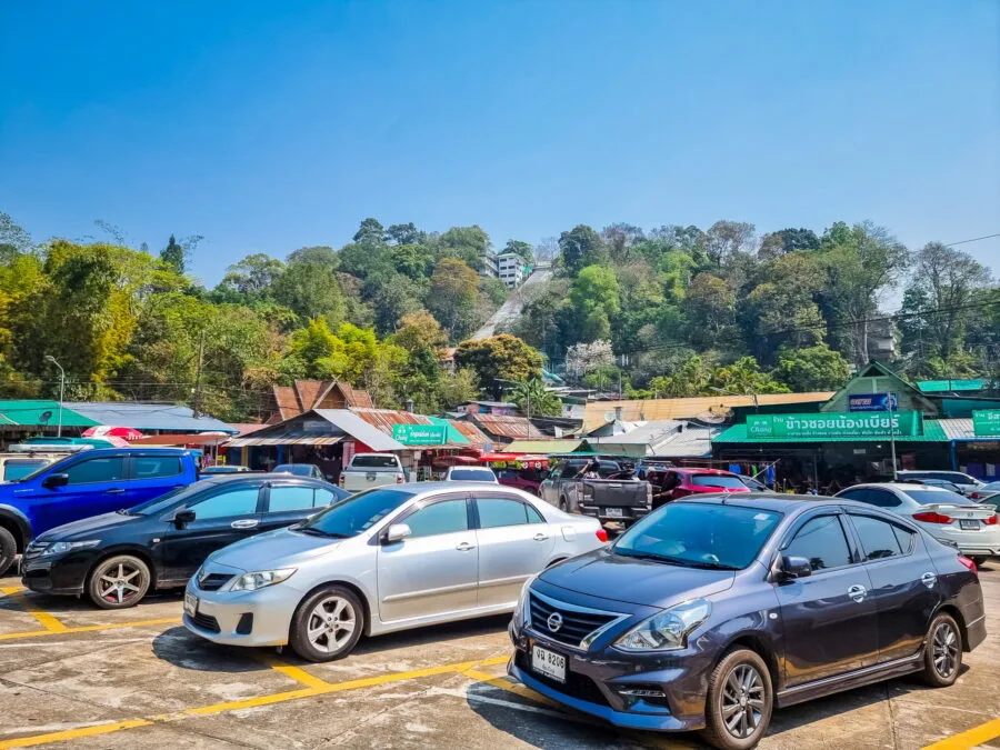 parking at wat phra that doi suthep