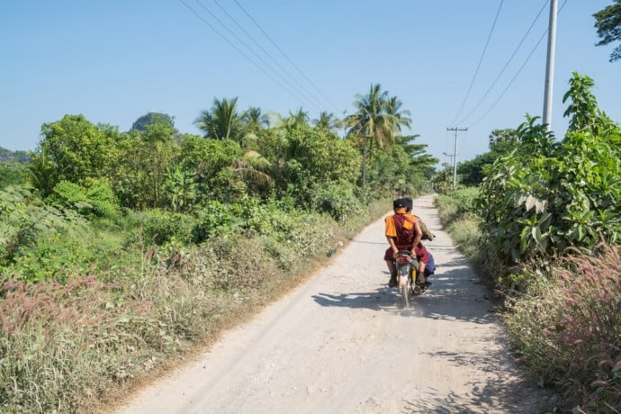 chemin terre campagne hpa an birmanie