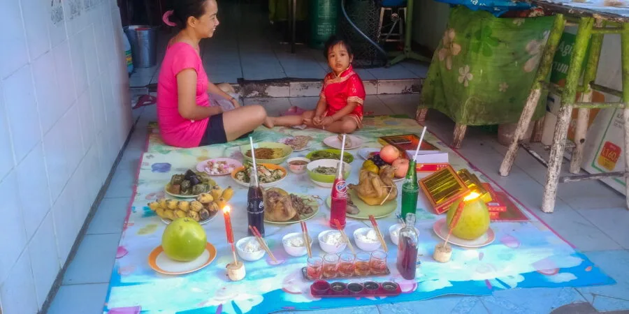 family meal chinese new year thailand