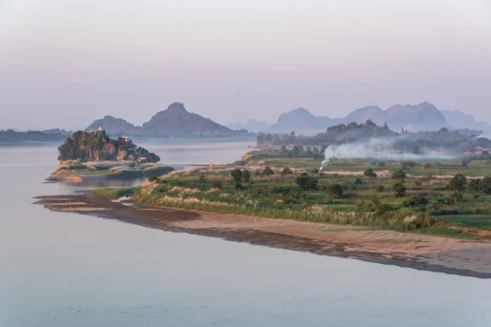 salouen river seen from hpa cave in burma