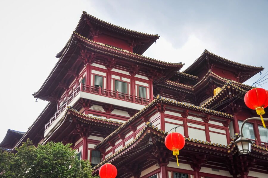 detail du toit buddha tooth relic temple chinatown singapour