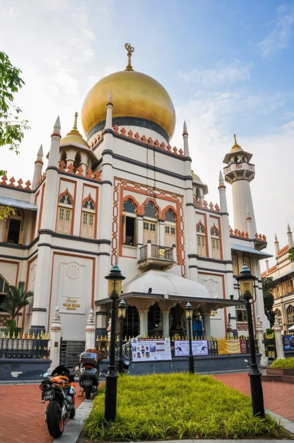 rear facade of the sultan mosque singapore