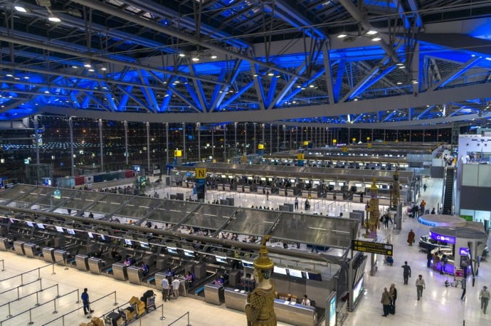 intérieur de l'aéroport Suvarnabhumi à Bangkok