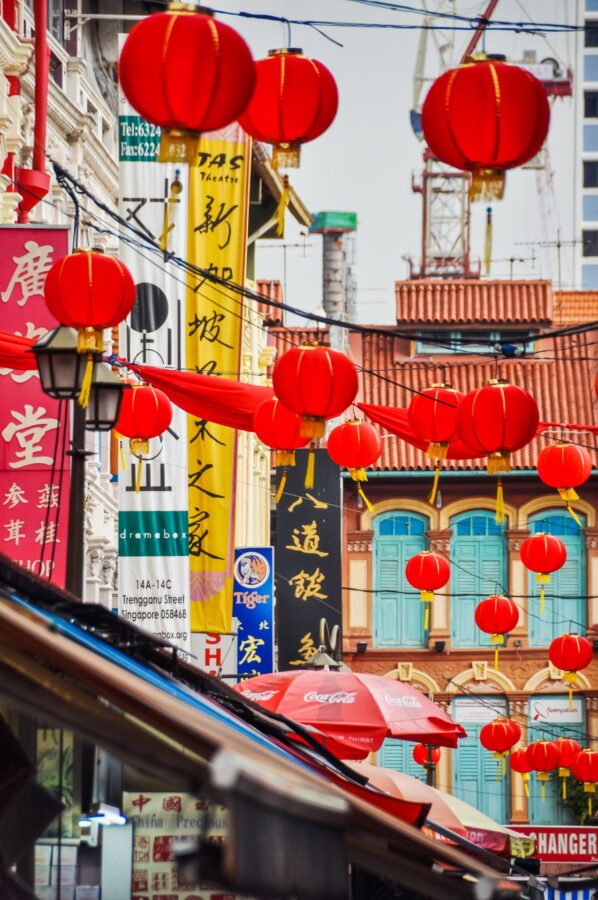 lanternes dans les rues de chinatown singapour