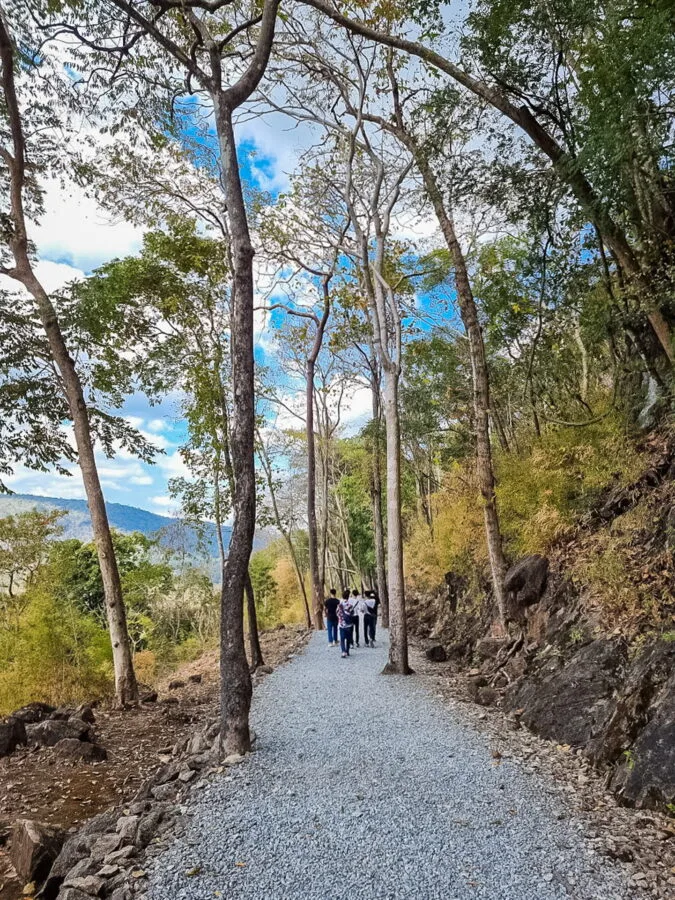 walk long hellfire pass kanchanaburi