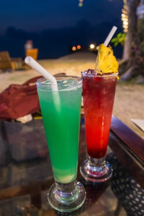 cocktail sur la plage d'ao suan yai koh mak