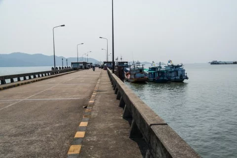 laem ngop quay thailand