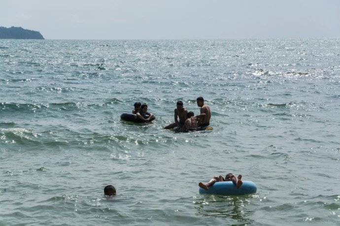trat beach thailand