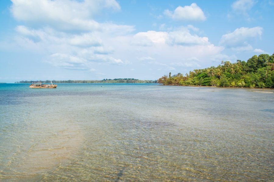 vue sur plage de ao tan du Cinnamon Art Resort and Spa koh mak