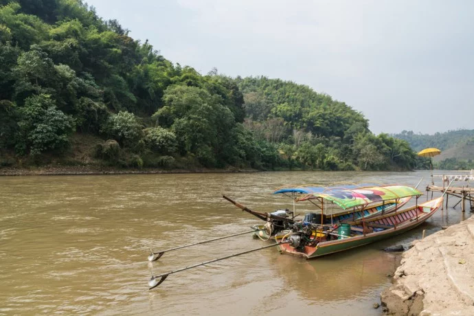 chiang rai baan ruammit boat