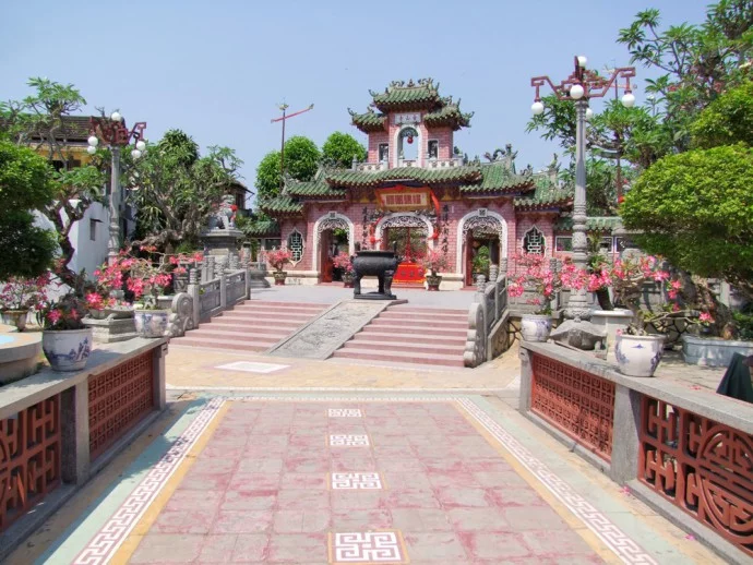 Phuc Kien pagoda hoi an vietnam