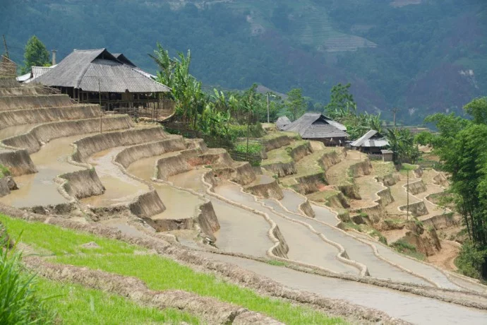 motorcycle roadtrip north vietnam vinh quang