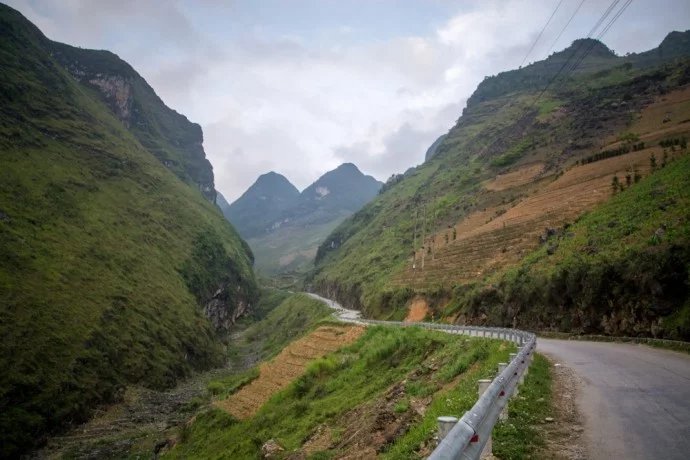 motorcycle roadtrip north vietnam dong van