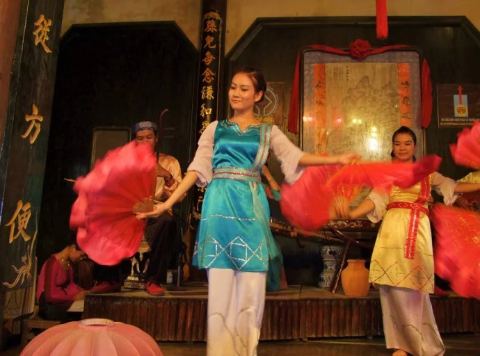 hoi an vietnam show
