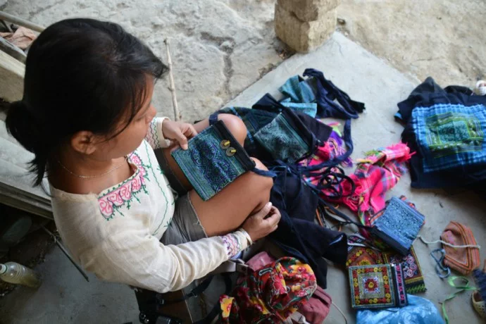 shopping hmong hau thao sapa vietnam