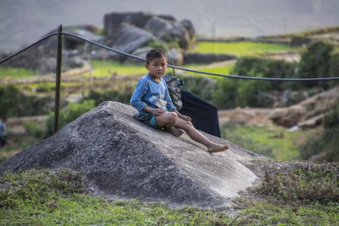 hmong child hau thao sapa vietnam