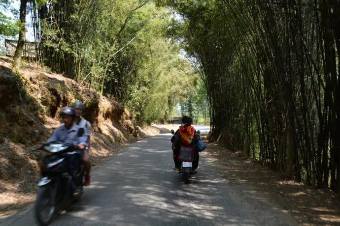 hau thao sapa road vietnam