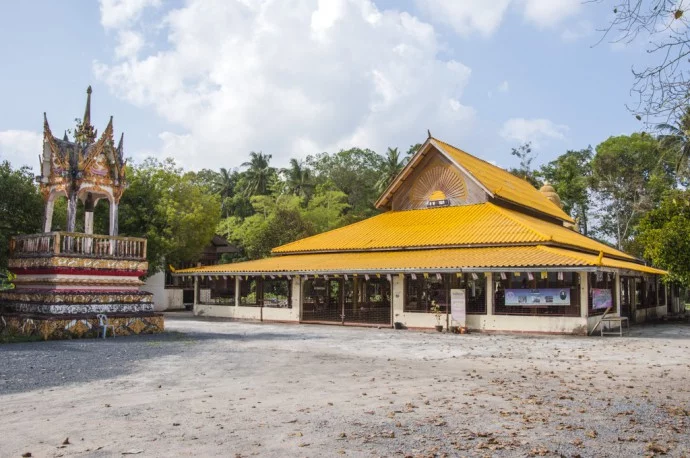 Wat Trai Wittayaram Thung Song