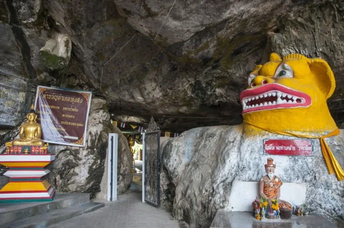 Tham Talot Thung Song