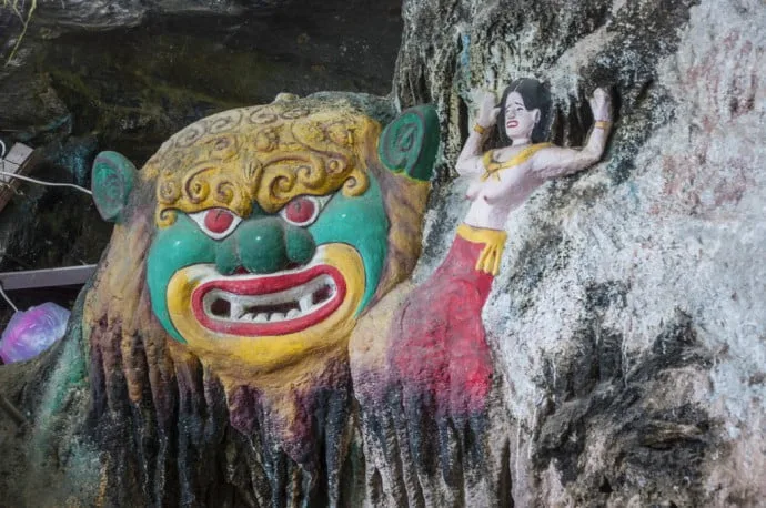 Tham Talot Thung Song