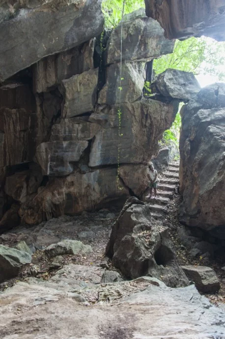 Tham Talot Thung Song