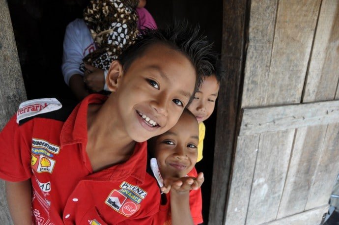 enfants borobudur ile java indonesie