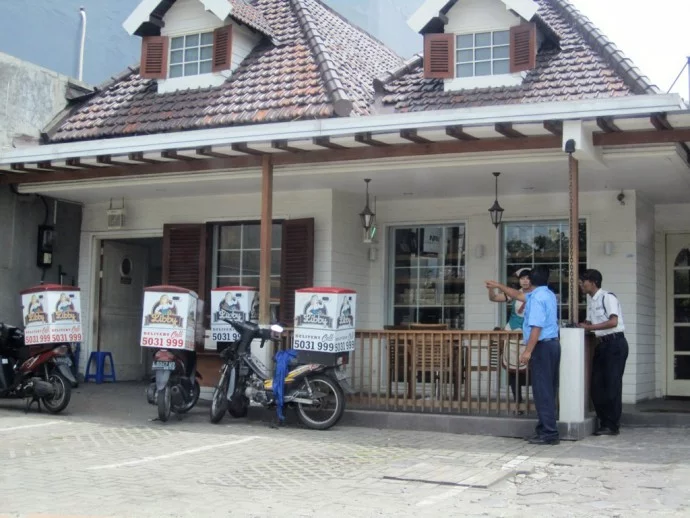 super taxi surabaya java island indonesia