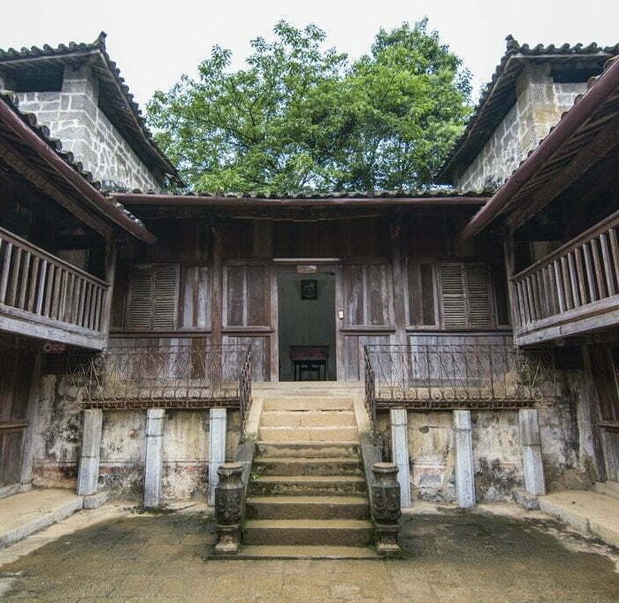 Dong Van : découverte du palais du « roi » Hmong et petite boucle à moto