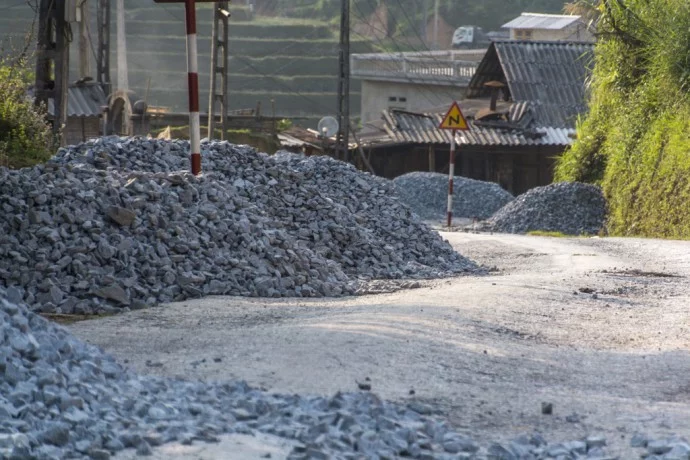 North Vietnam - road works between Vinh Quang and Ha Giang