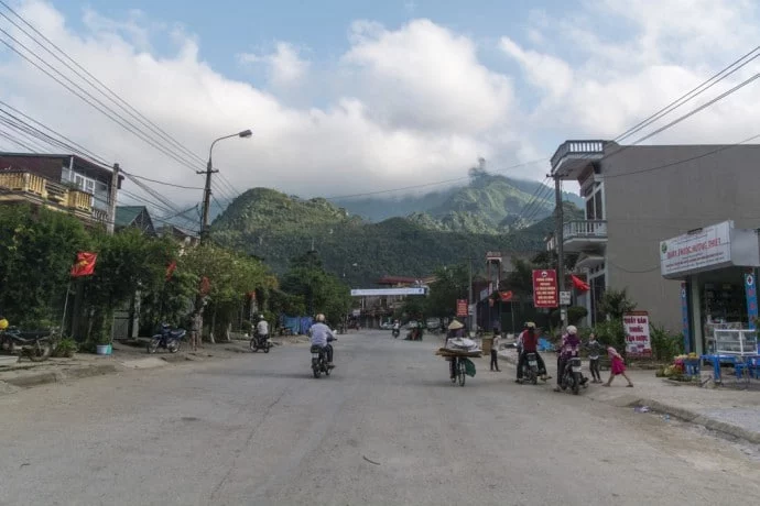motorcycle north Vietnam - Meo Vac