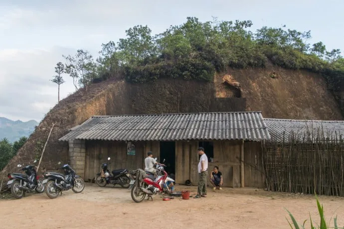 motorbike north Vietnam - between Dong Van - Bao Lac