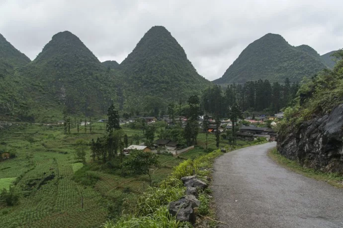 motorbike north Vietnam - Dong Van landscape