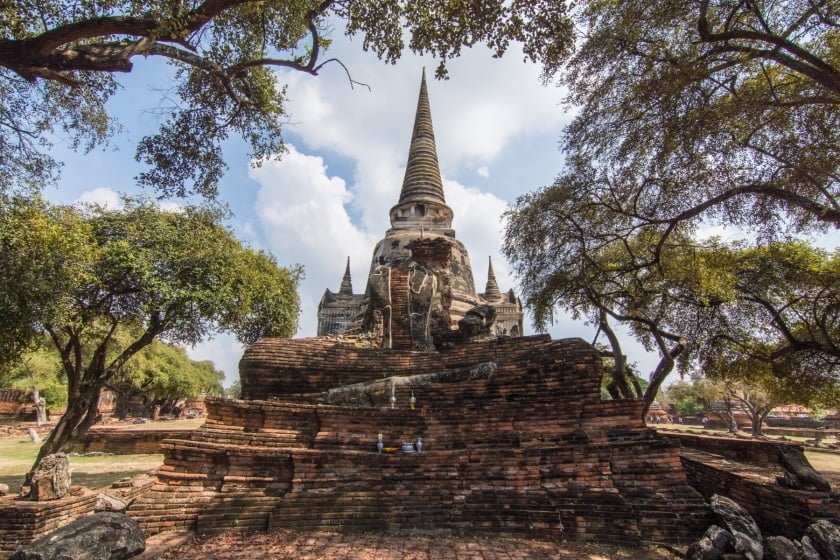 bouddha sans tete au wat phra si sanphet ayutthaya