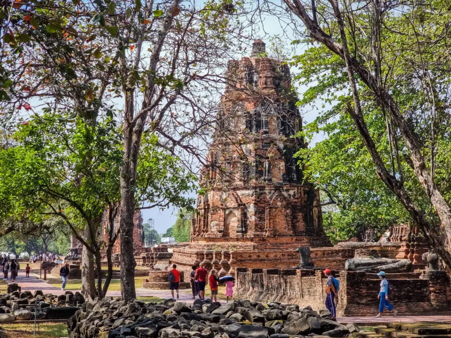 octagonal chedi wat mahathat ayutthaya