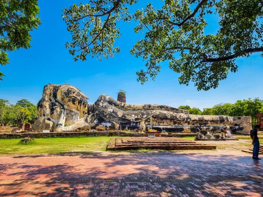 statue bouddha couché Wat Lokaya Sutharam ayutthaya