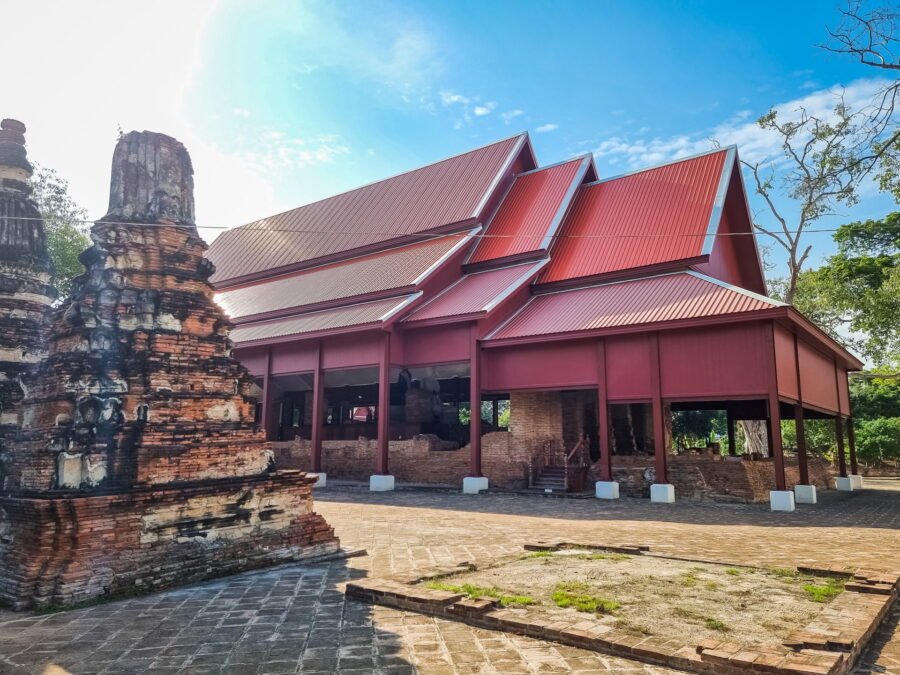 viharn wat phu khao thong