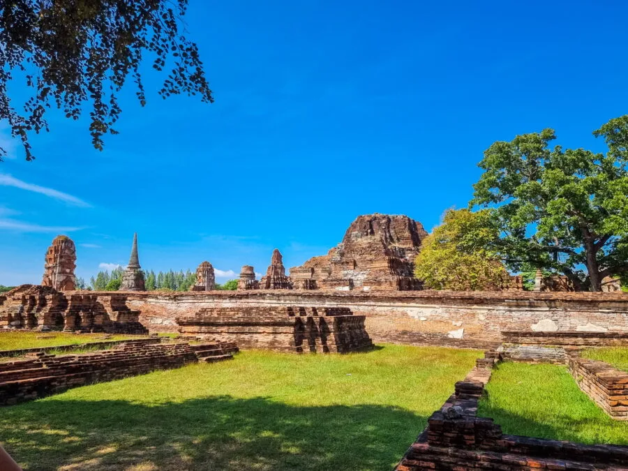 overall view of wat mahathat ayutthaya