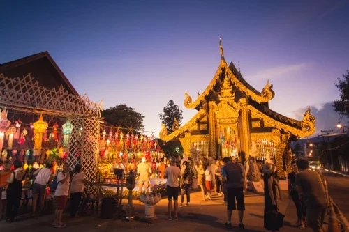 loy krathong yi peng temple chiang mai festival - thailand