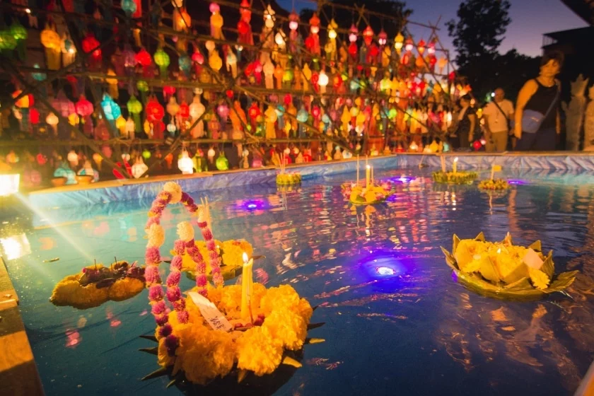 loy krathong yi peng festival chiang mai - thailand