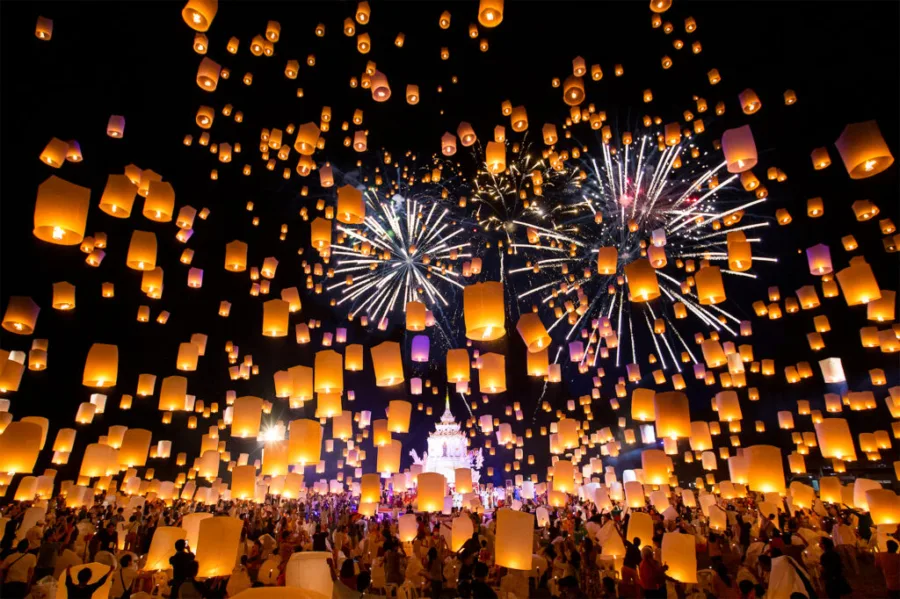 yi peng lantern festival cad chiang mai