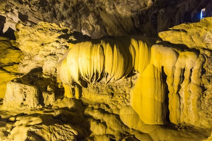 Nguom Ngoc Cave - Cao Bang